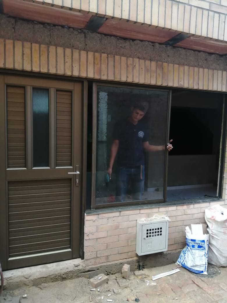 MULTIVIDRIOS LA YE (30)