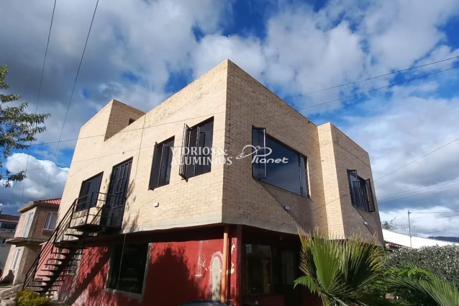 Vidrios Y Aluminios Planet - (30)