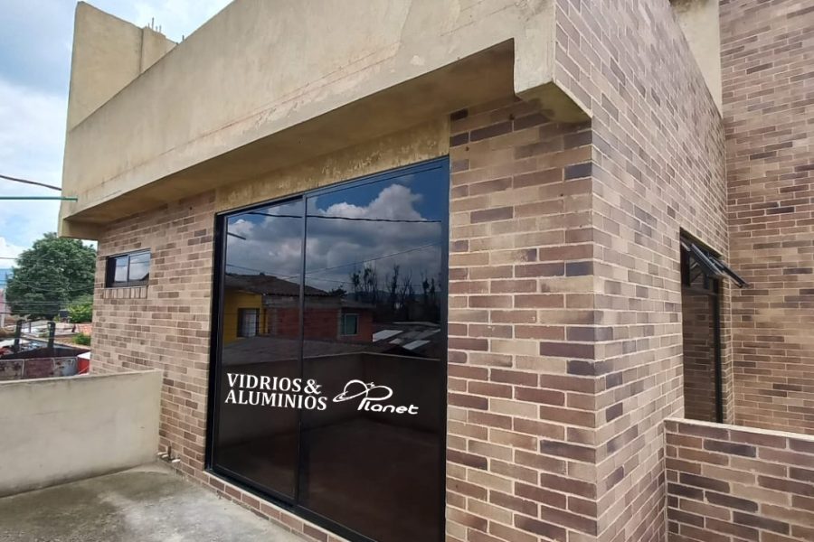 Vidrios Y Aluminios Planet - (51)